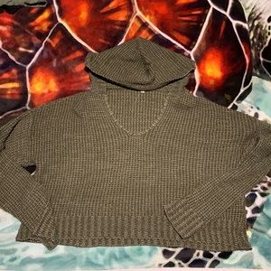 Cropped Army Green Long Sleeved Hoodie